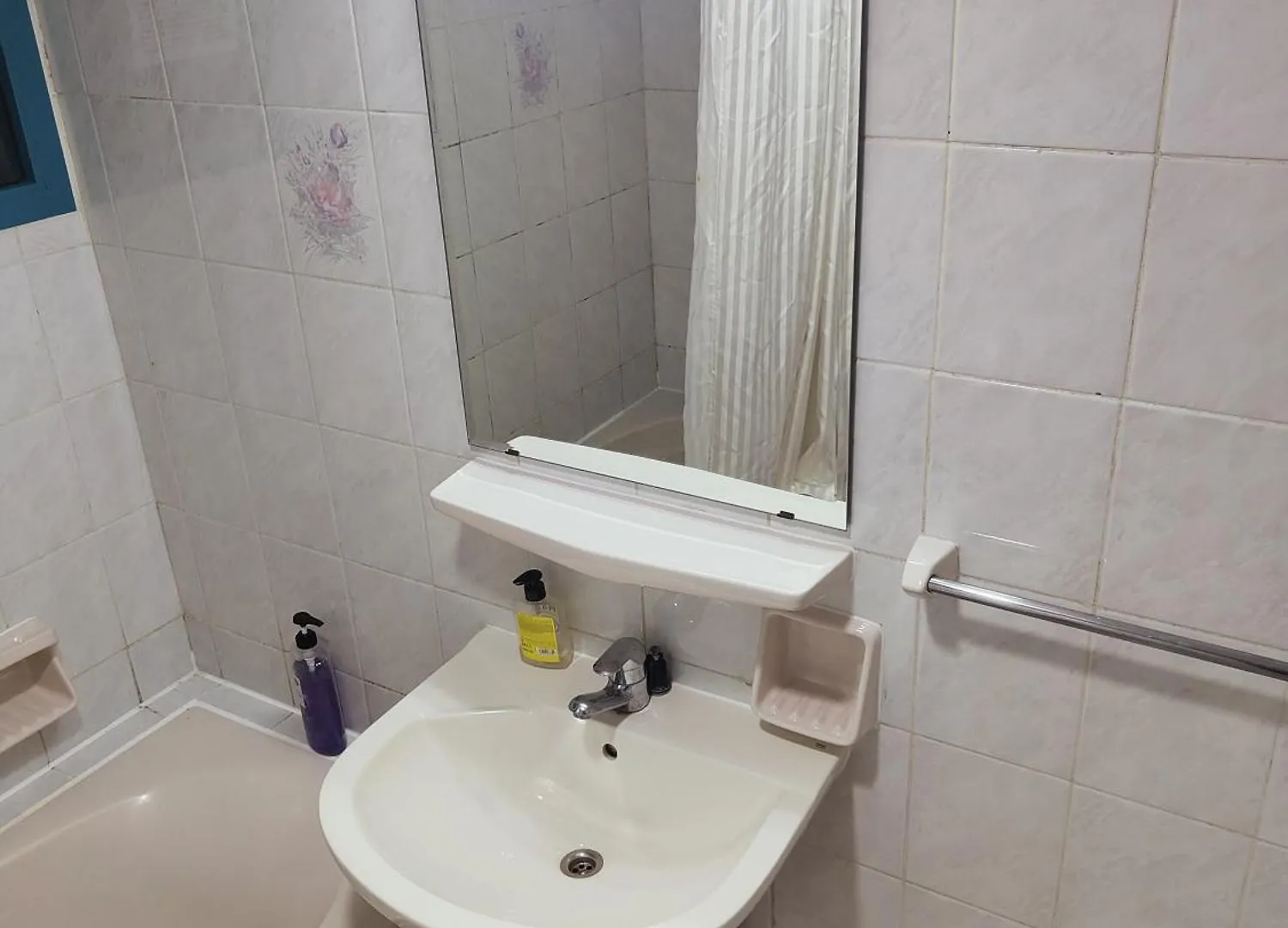 Quarto em Acomodações Particulares The Master 1, Couple Should Be Married. Apartamento Abu Dhabi